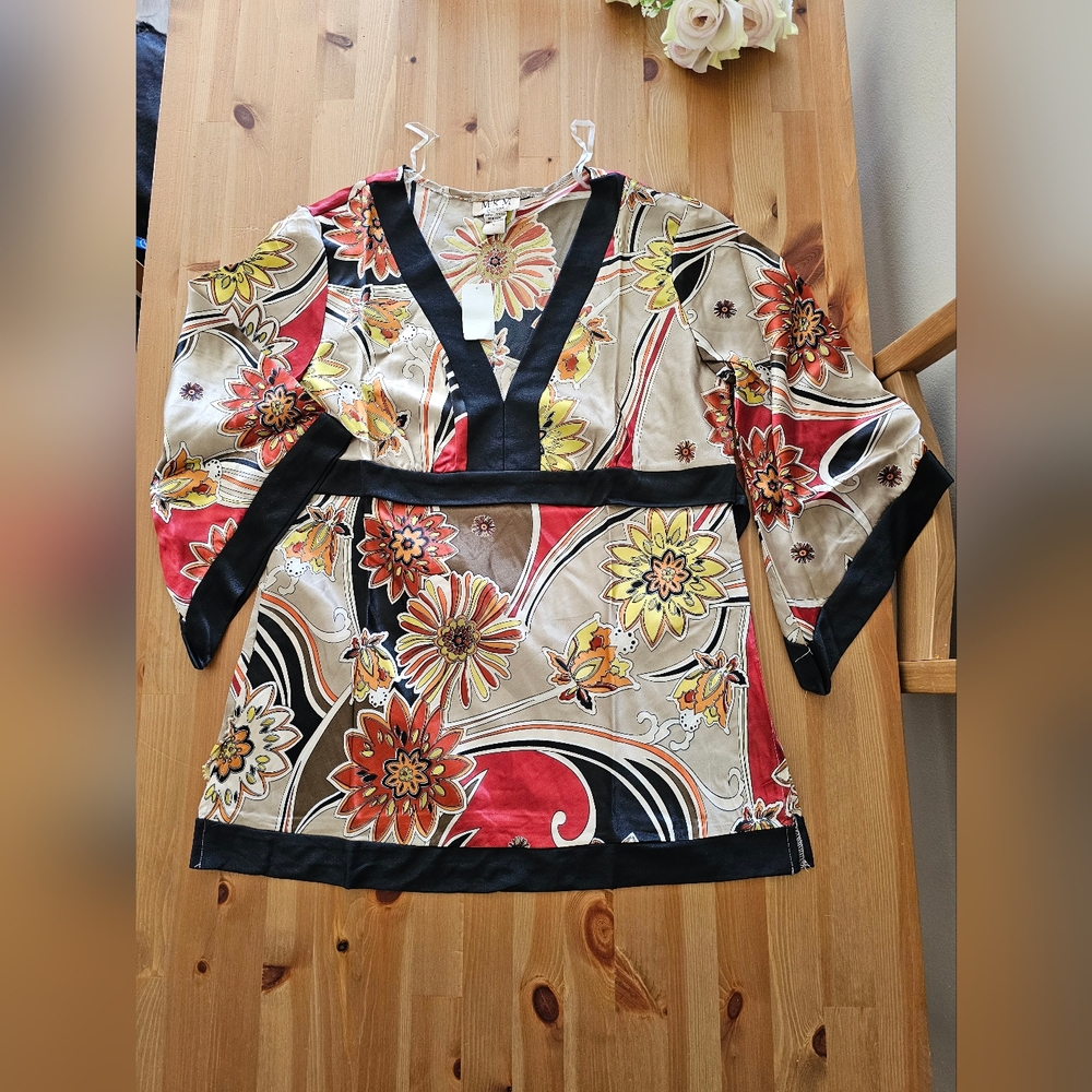 M.K.M Designs -Floral print kimono style top with bell 3/4 sleeves Size M/XL